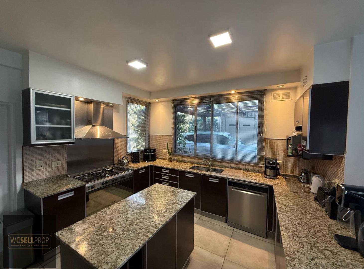 Foto de Venta de casa con pileta y parrilla - Santa Maria De Los Olivos, imagen 5