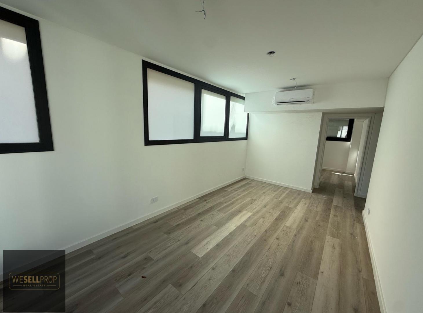 Foto de Venta de departamento dos ambientes con balcón y cochera en edificio a, imagen 1