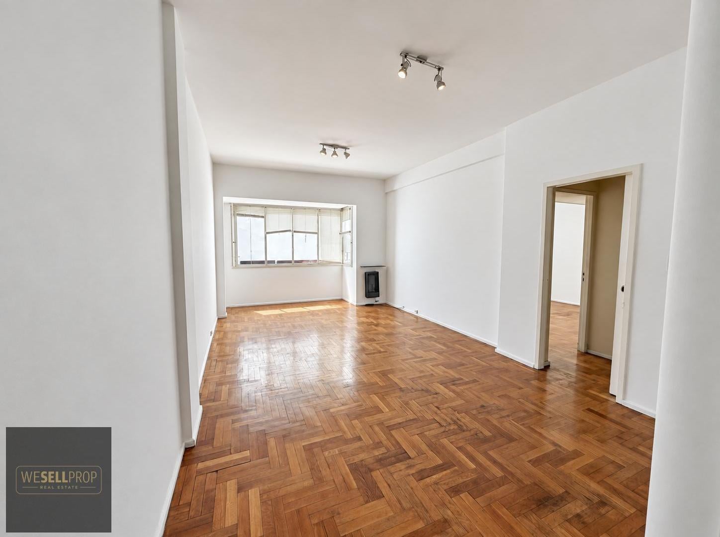 Foto de Venta de departamento e ambientes con dependencia de servicio en, imagen 1