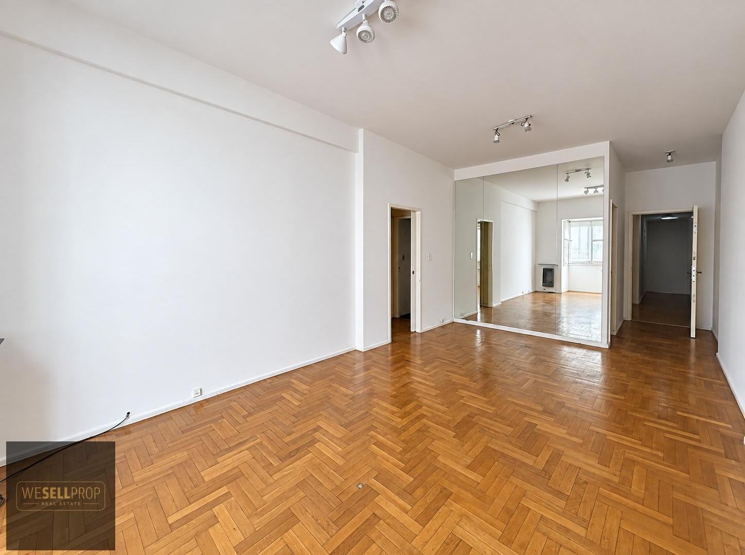 Foto de Venta de departamento e ambientes con dependencia de servicio en, imagen 4