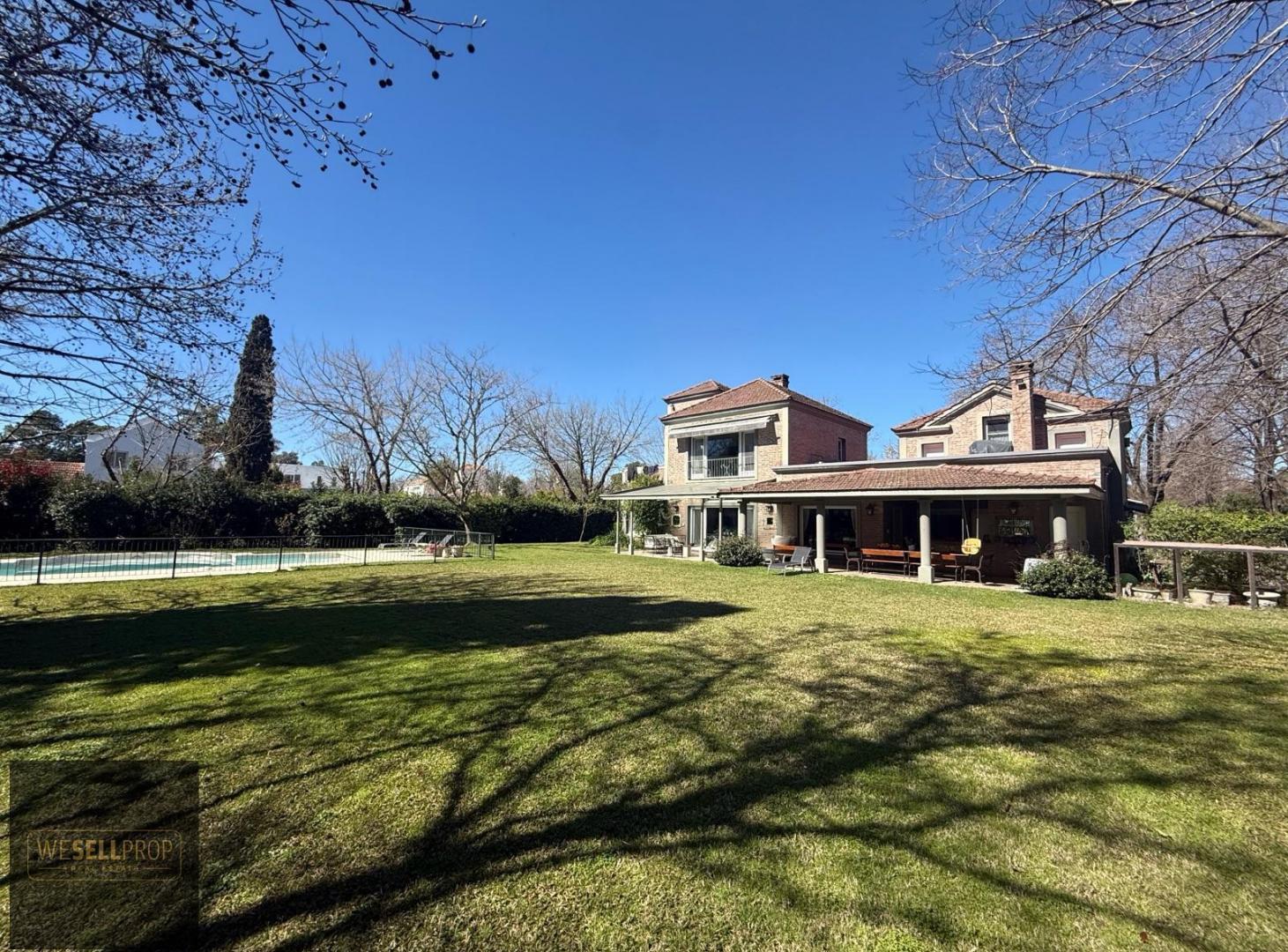 Foto de Venta de amplia casa con jardin y pileta en MAYLING CLUB DE CAMPO, imagen 1