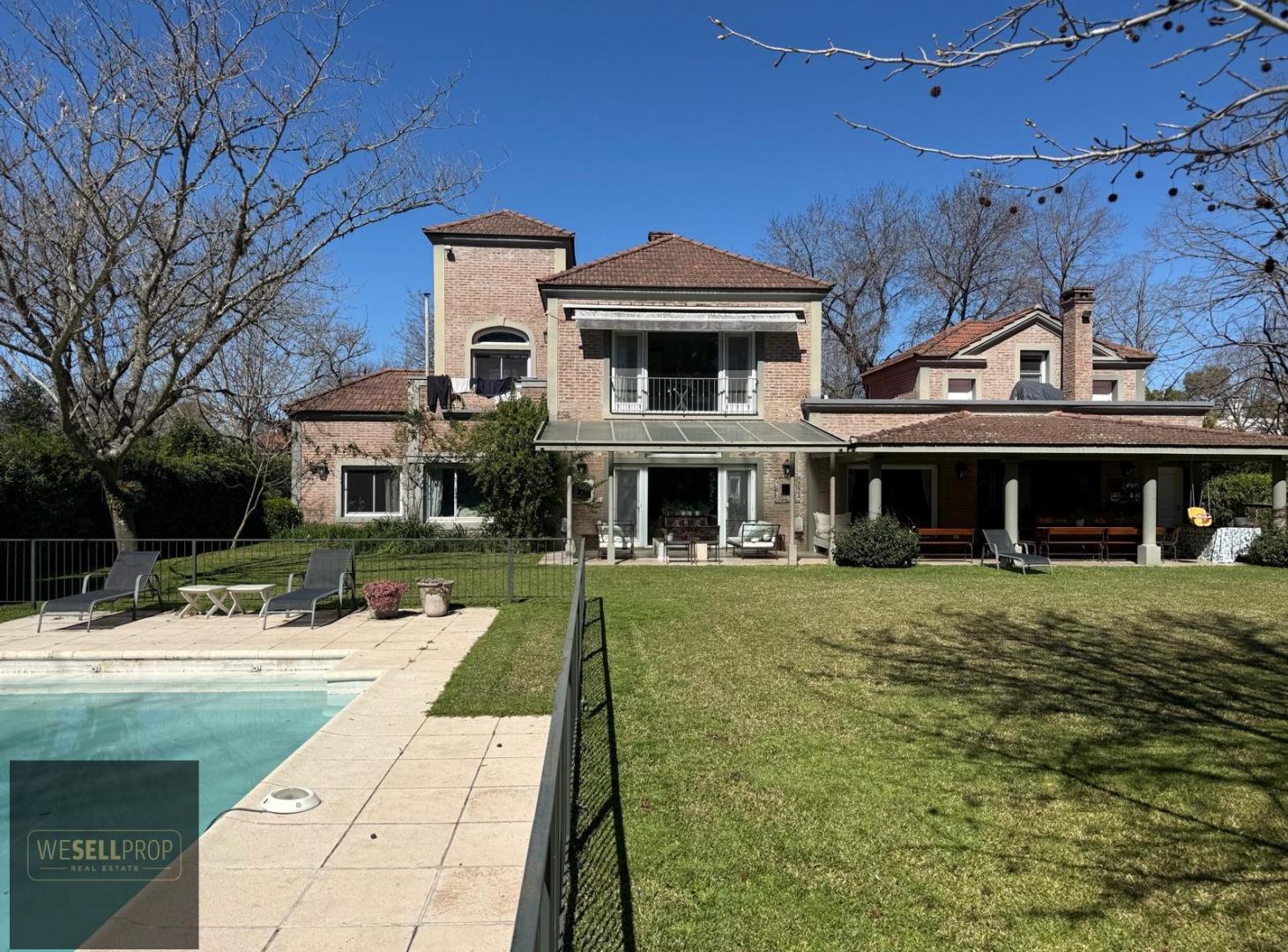 Foto de Venta de amplia casa con jardin y pileta en MAYLING CLUB DE CAMPO, imagen 2