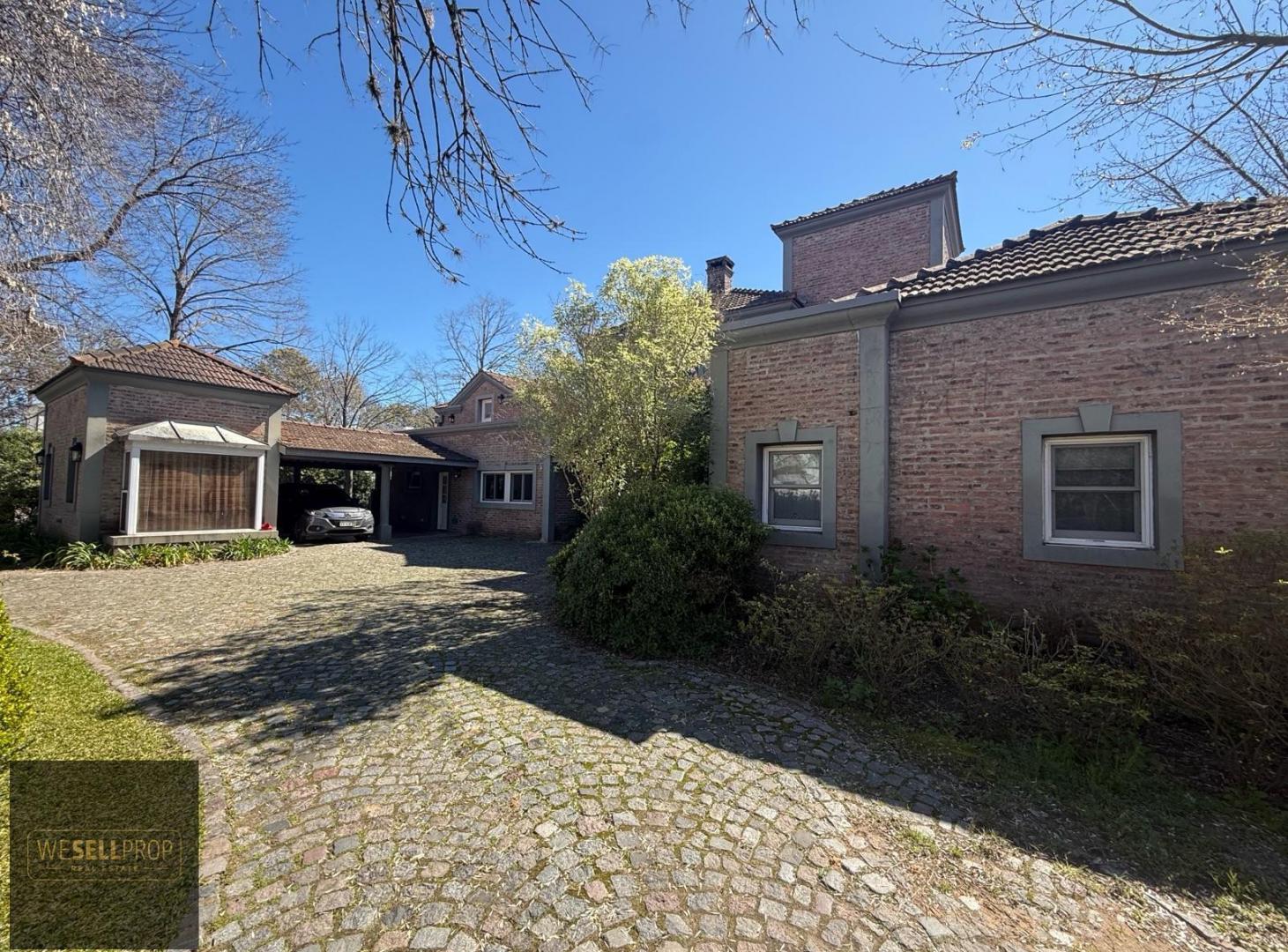 Foto de Venta de amplia casa con jardin y pileta en MAYLING CLUB DE CAMPO, imagen 3