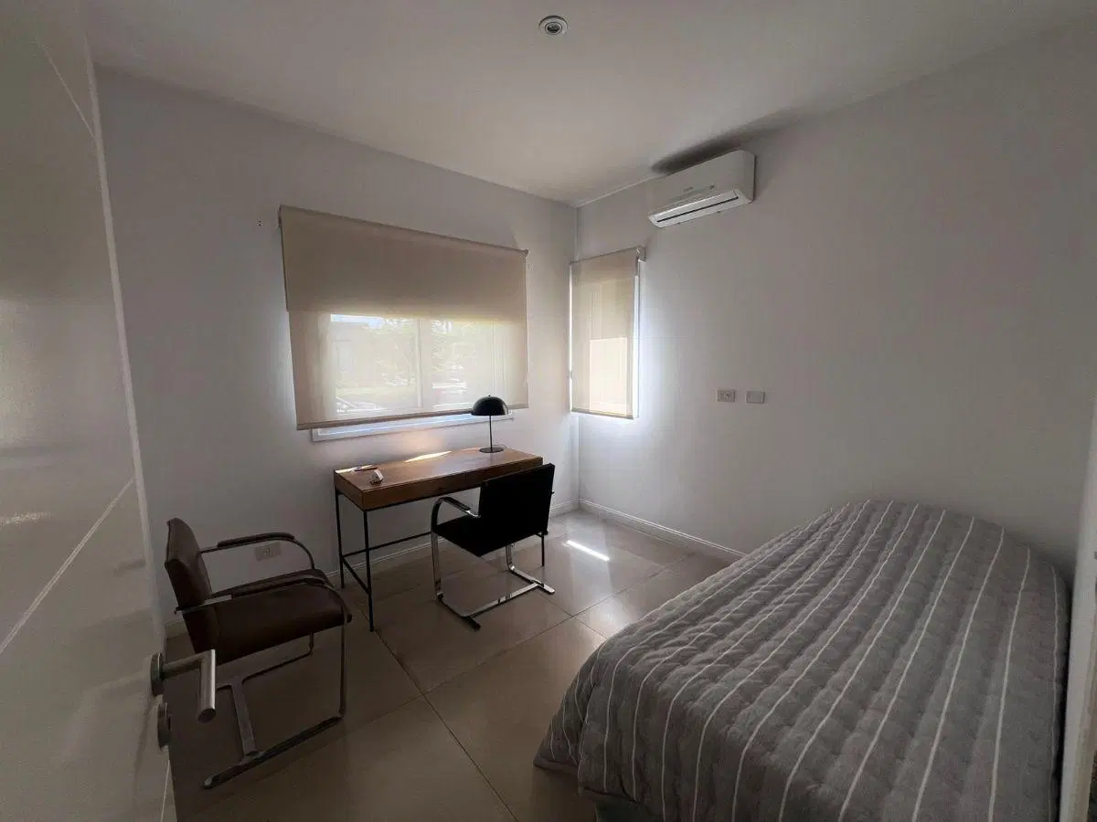 CASA LOTE INTERNO, PARQUIZADO. PILETA CLIMATIZADA 8