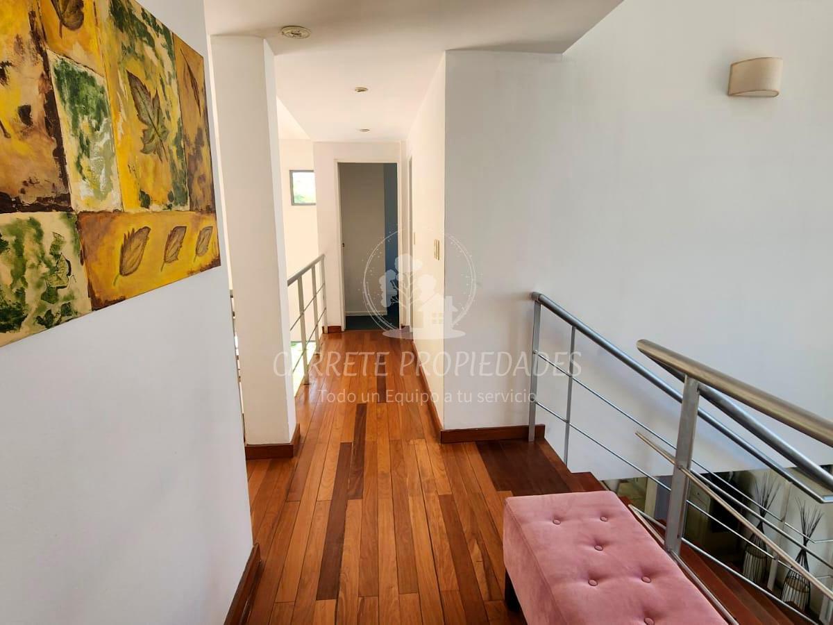 Foto de Casa a pocos minutos de escuelas, centros comerciales y accesos. En, imagen 5