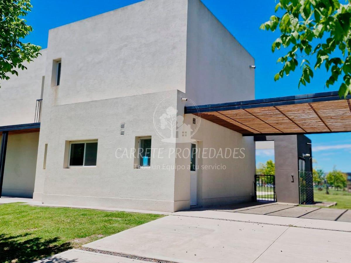 Casa en Venta. 4 amb. Barrio Cantón Golf. Posibilidad financiación.