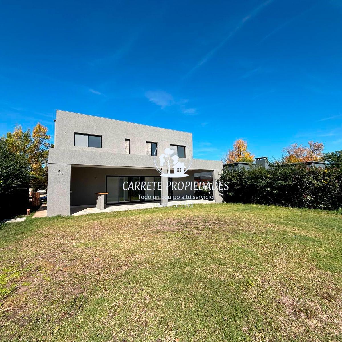 Casa en venta de 4 dormitorios y Playroom. Sta.Guadalupe. Pilar.