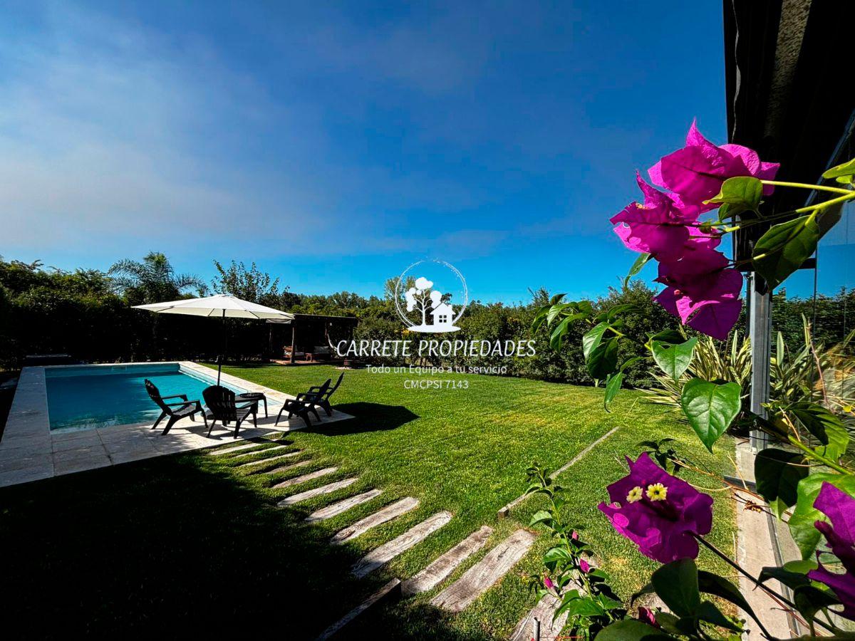 Casa en Venta estilo moderno de 4 ambientes con Pileta. Barrio Santa Guadalupe. Pilar