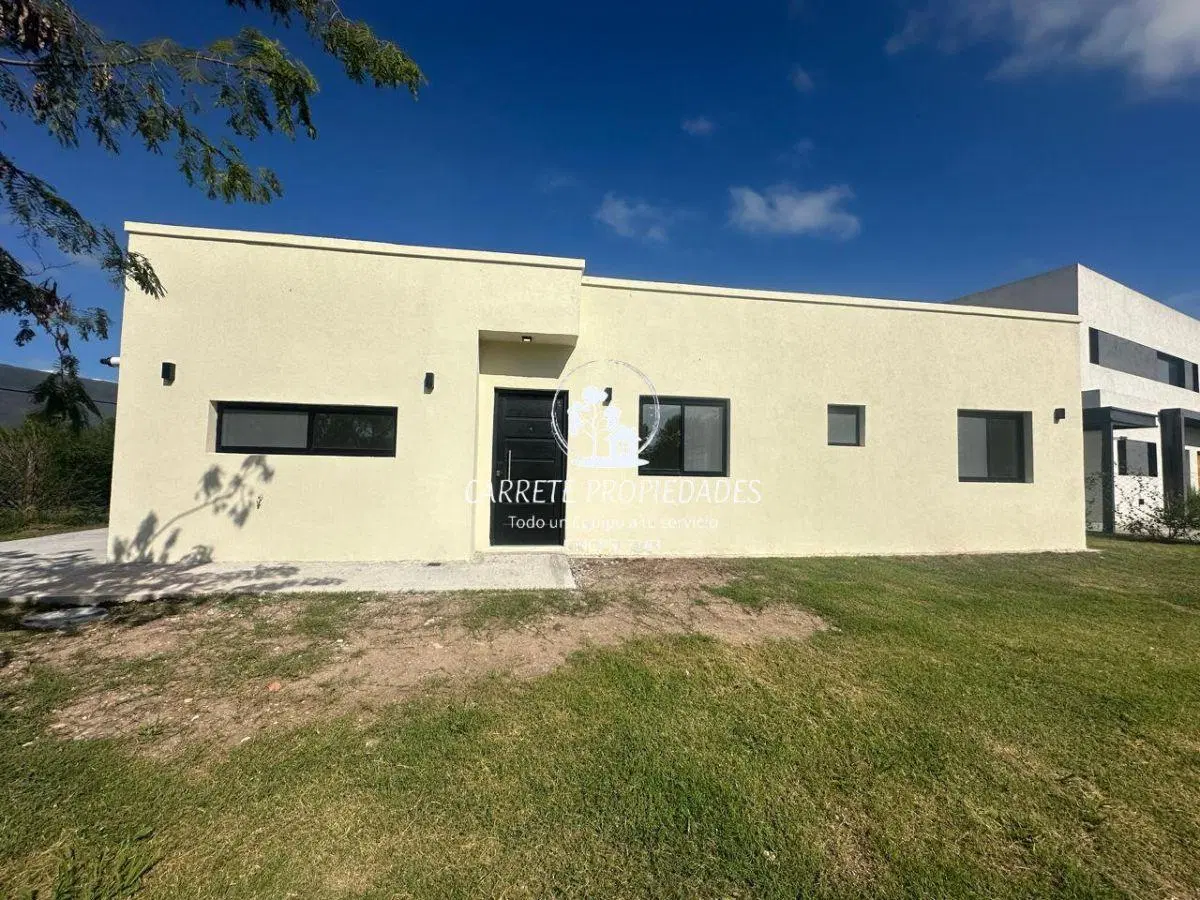 OPORTUNIDAD! Casa en Venta Estilo Moderno. Barrio San Ramón. Pilar del Este. 4
