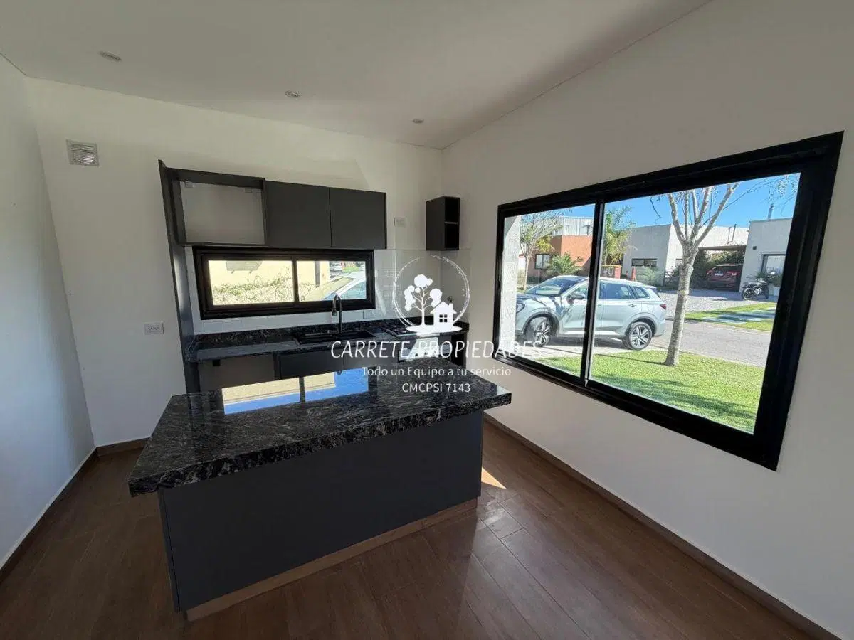 Casa en Venta 4 ambientes y pileta amplio jardín. Barrio San Ramón. Pilar. 5