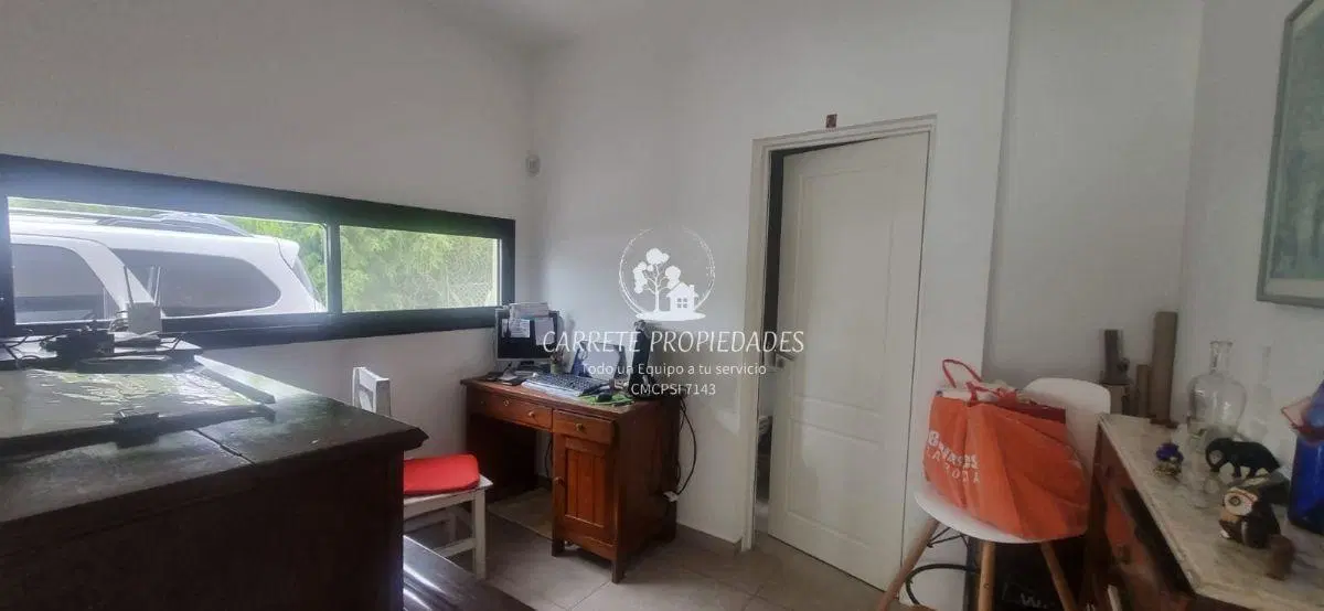 Casa en Venta de 2 plantas estilo moderno con pileta. Barrio Santa Emilia. Pilar del Este. 5