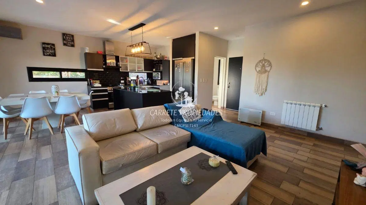 Casa en Venta de 4 ambientes, lote Central con fondo a verde y Pileta. barrio Santa Elena. Pilar 3