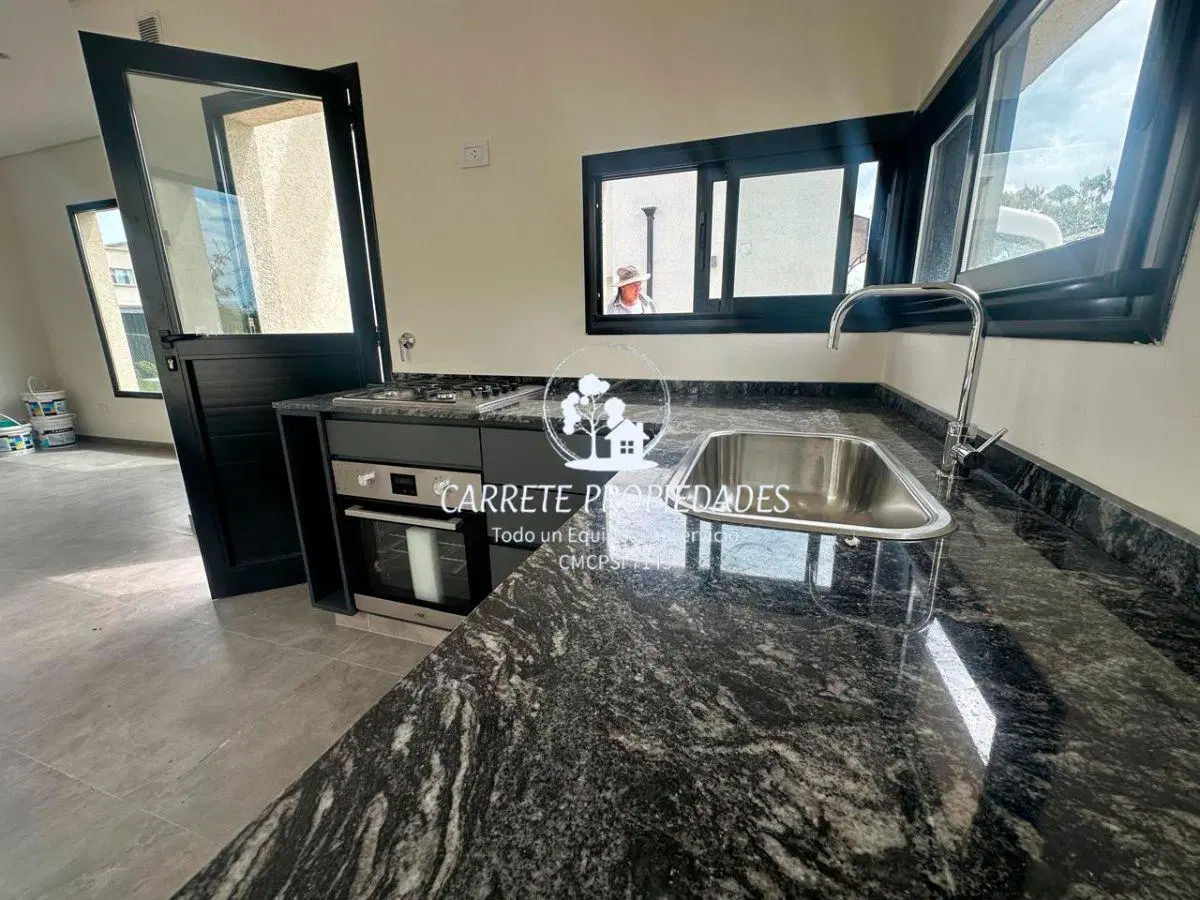 Casa de Diseño Minimalista y Funcional en Venta de 4 ambientes. Barrio Santa Emilia. Pilar. 5