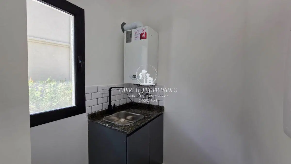 Casa en venta de 5 ambientes y pileta. Lote interno. Barrio Santa Elena. Pilar. 5