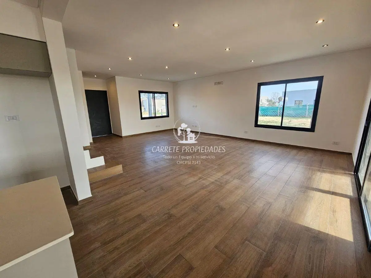 Casa en Venta de 5 ambientes con pileta y fondo a Verde. Barrio Santa Elisa. Pilar 2