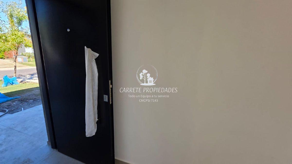 Foto de Casa moderna de 5 ambientes en Venta. Barrio Santa Lucia. Pilar, imagen 4