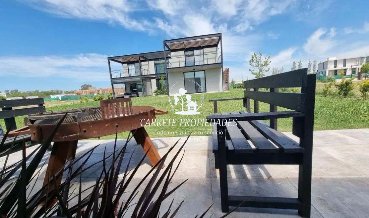 Foto de Casa Premium en venta de 5 ambientes, pileta y vista abierta al Golf, imagen 1