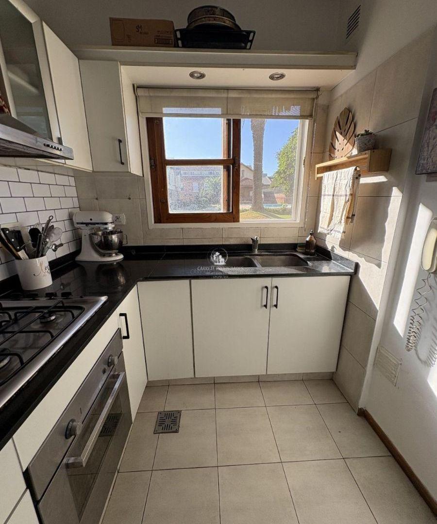 Foto de OPORTUNIDAD única!! Casa tipo Tríplex en venta de 4 ambientes. Barrio, imagen 5