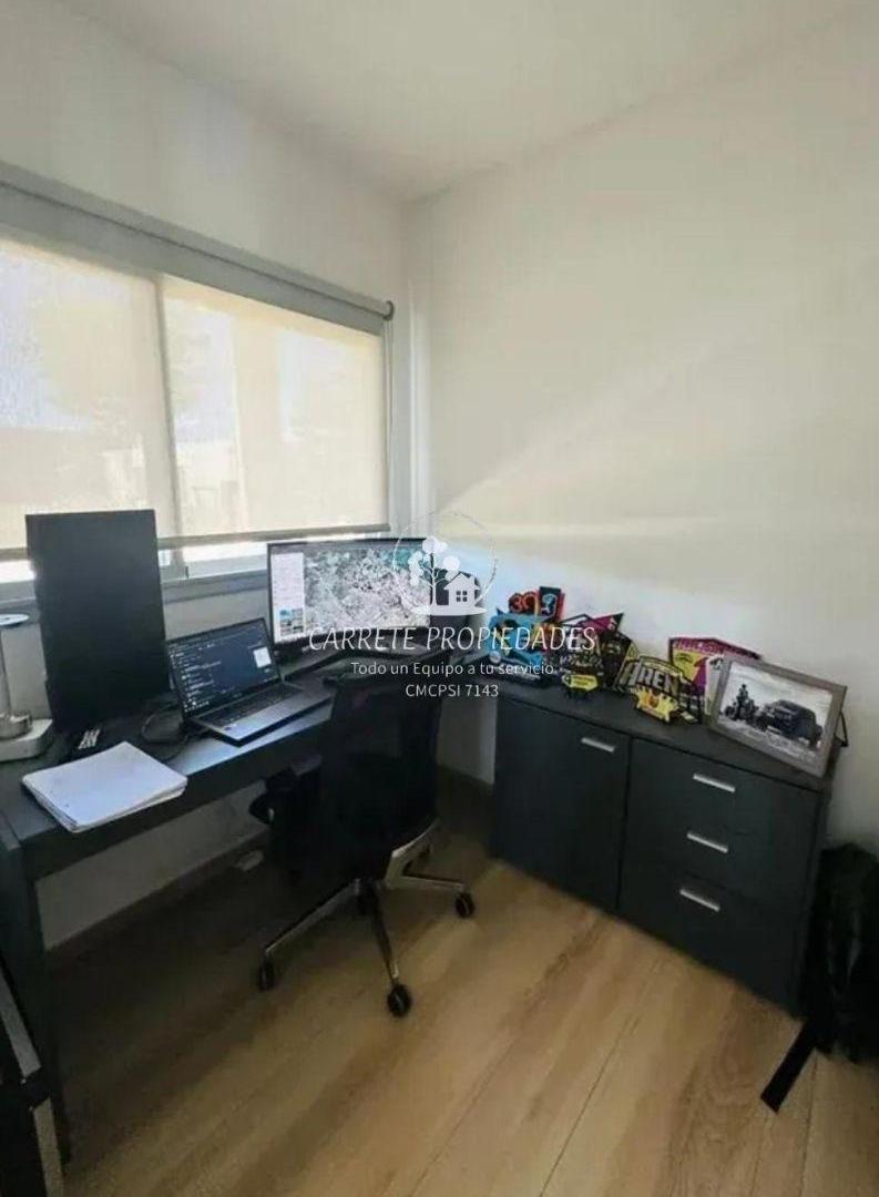 Foto de Impecable casa en Venta de 5 ambientes y pileta. Barrio Santa Emilia, imagen 2