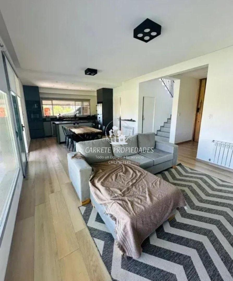 Foto de Impecable casa en Venta de 5 ambientes y pileta. Barrio Santa Emilia, imagen 5
