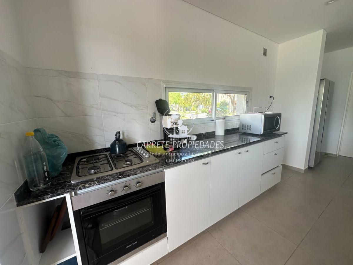 Foto de Casa en Venta de 4 ambientes AMOBLADA con Pileta. Barrio Santa Elena, imagen 1