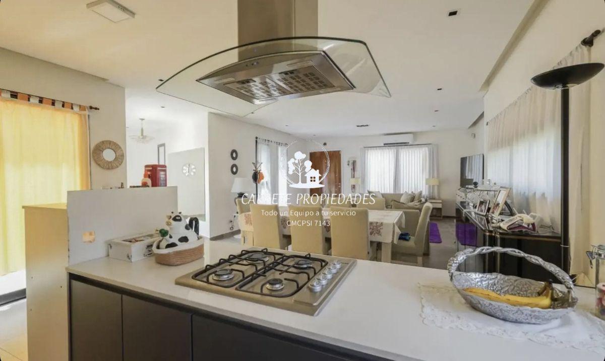 Casa estilo Moderno en venta de 4 ambientes. Barrio Santa Emilia. Pilar del Este