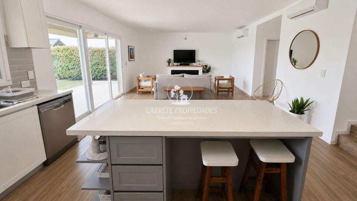 Foto de Casa en ALQUILER AMOBLADA de 4 ambientes y pileta. Barrio San Ramiro, imagen 2