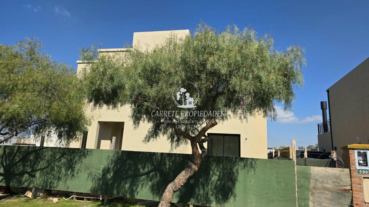 Foto de Casa en venta de 5 ambientes en increible esquina y lote interno, imagen 4