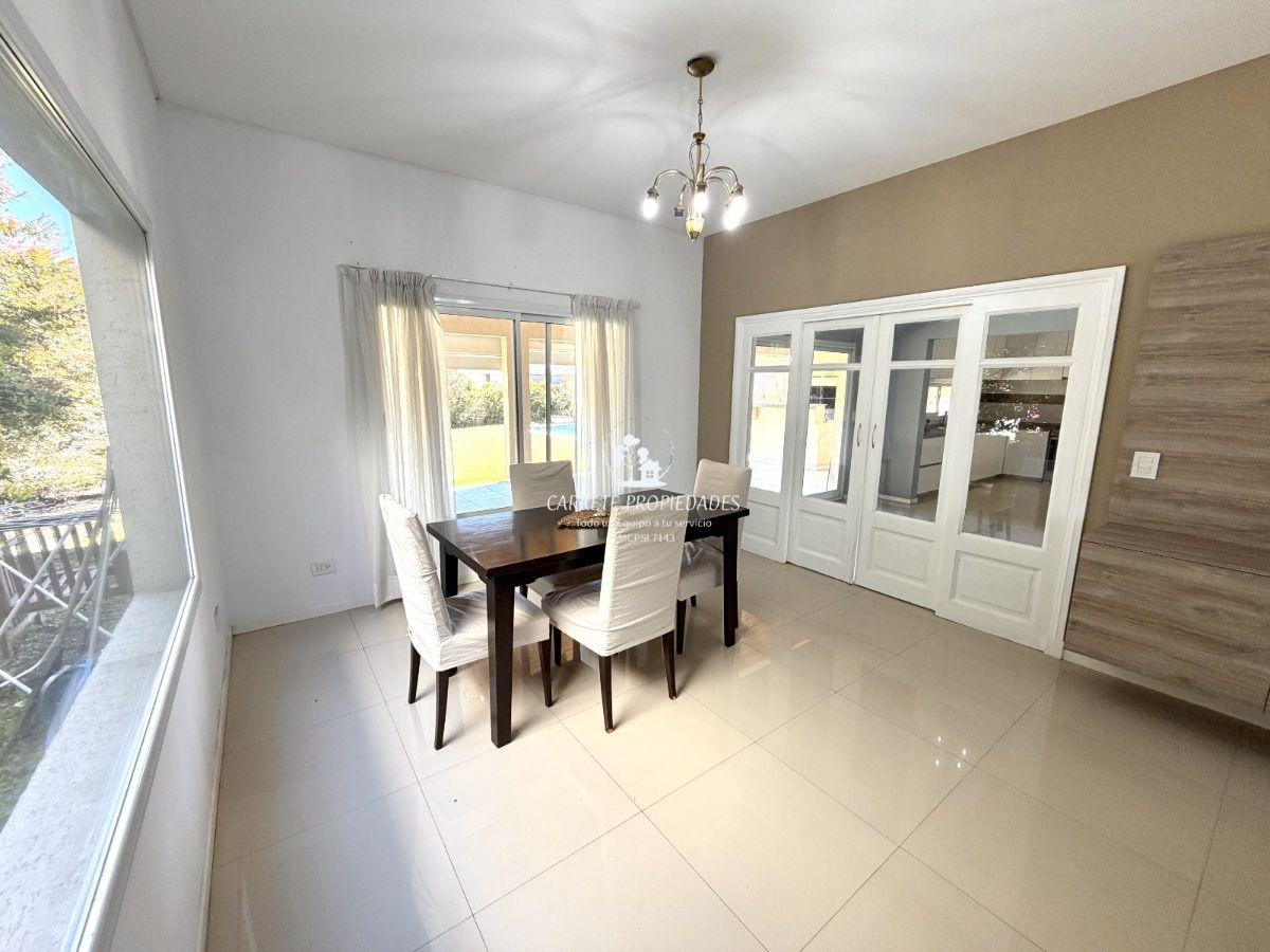 Foto de Excelente propiedad en Venta de 5 ambientes y pileta. Barrio Santa, imagen 4