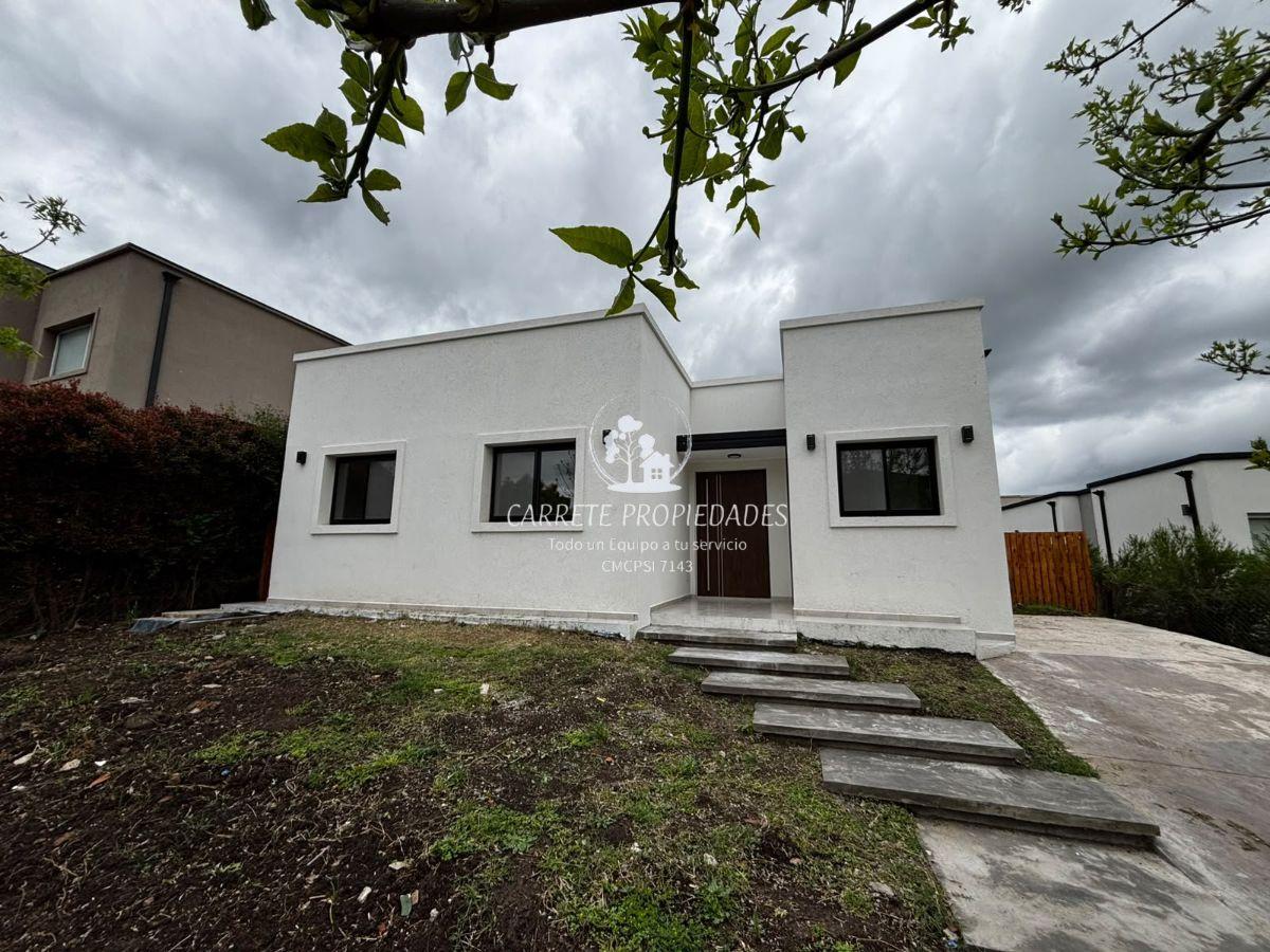 Foto de Casa Moderna en Venta estilo moderno de 4 ambientes lote interno, imagen 1