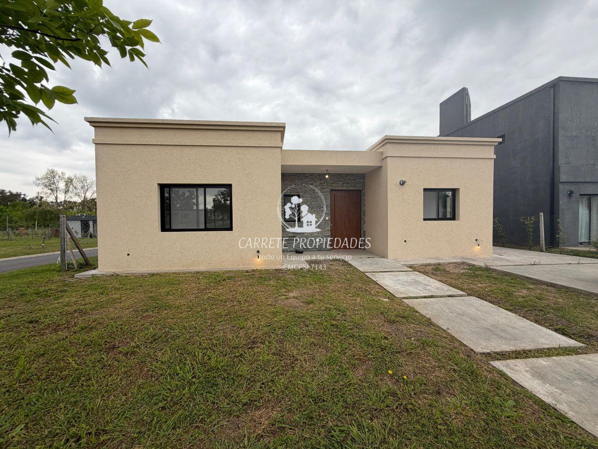 Foto de Casa en Venta estilo Moderno de 4 ambientes y pileta. Barrio Santa, imagen 3