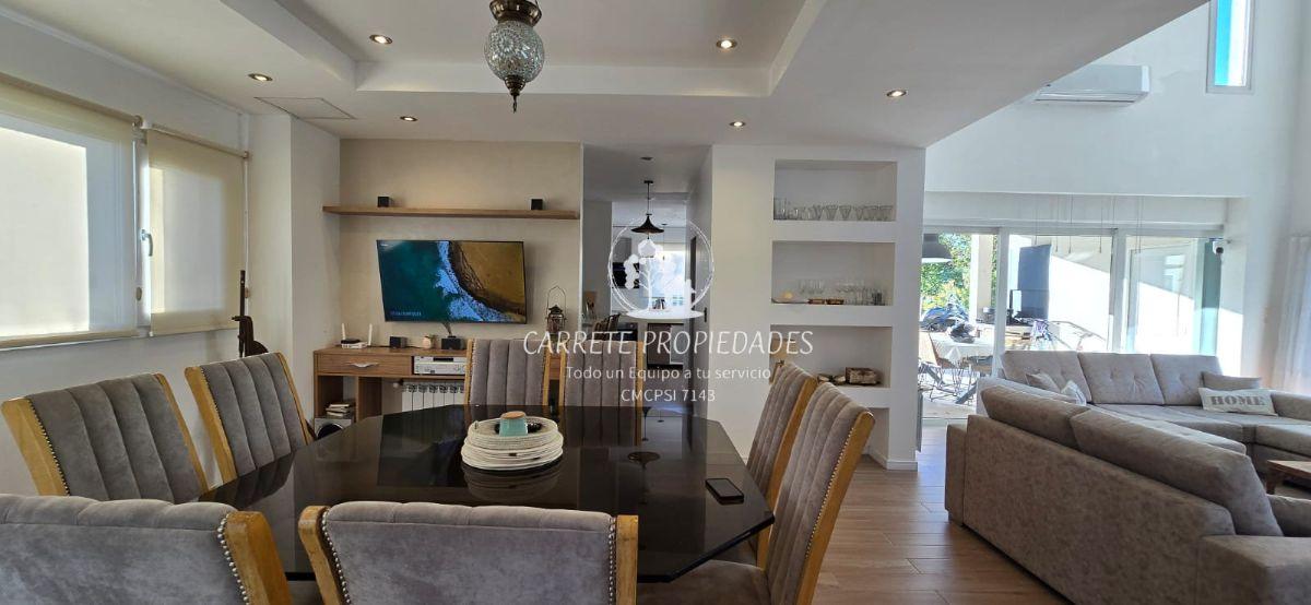 Foto de Casa en venta estilo Moderno de 5 ambientes y Pileta. Barrio Santa, imagen 4