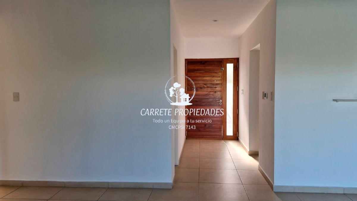 Foto de Casa en Venta de 4 ambientes, pileta y fondoa Verde. Barrio Santa, imagen 2
