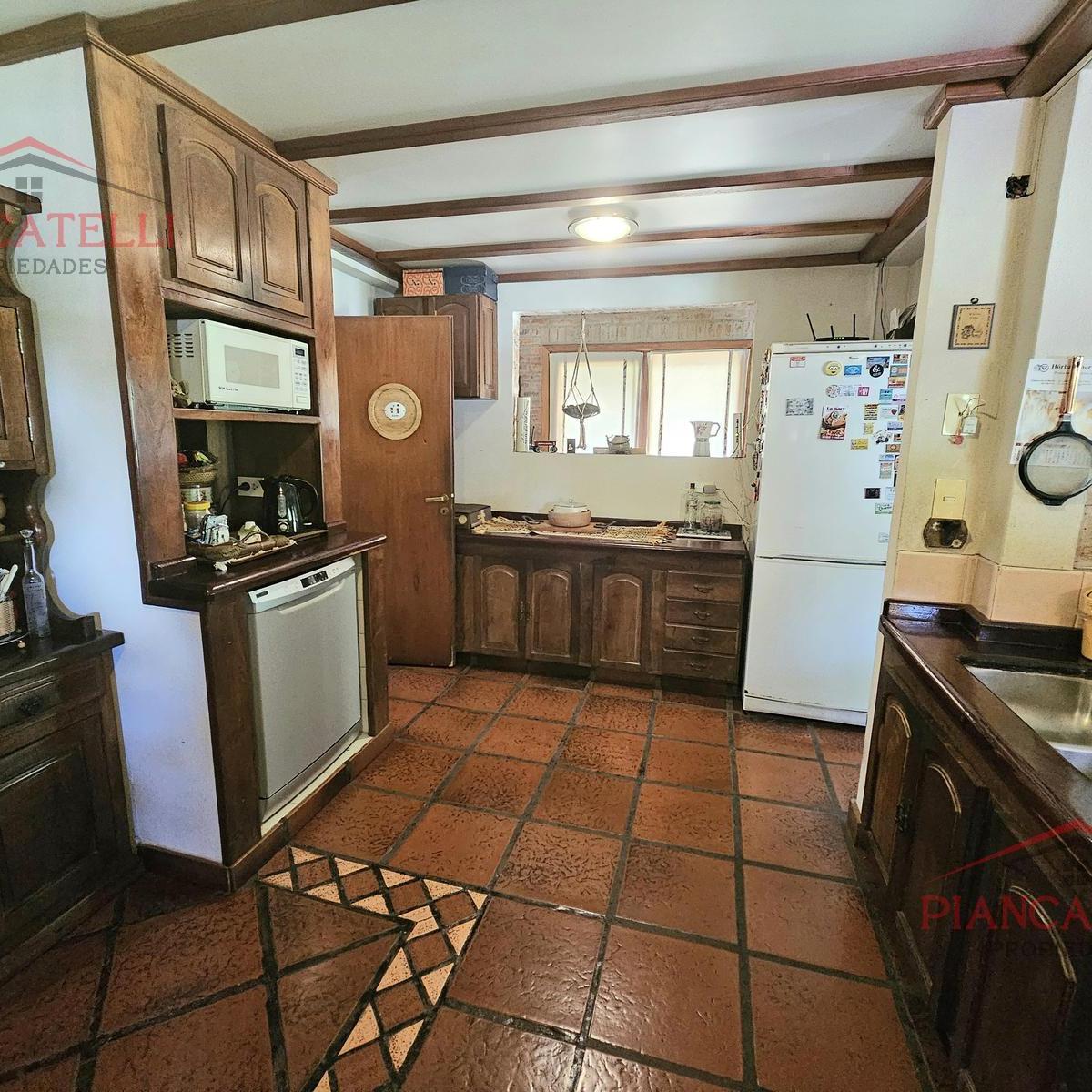 Venta de Casa en Country Banco Provincia con 4 Dorm. 4