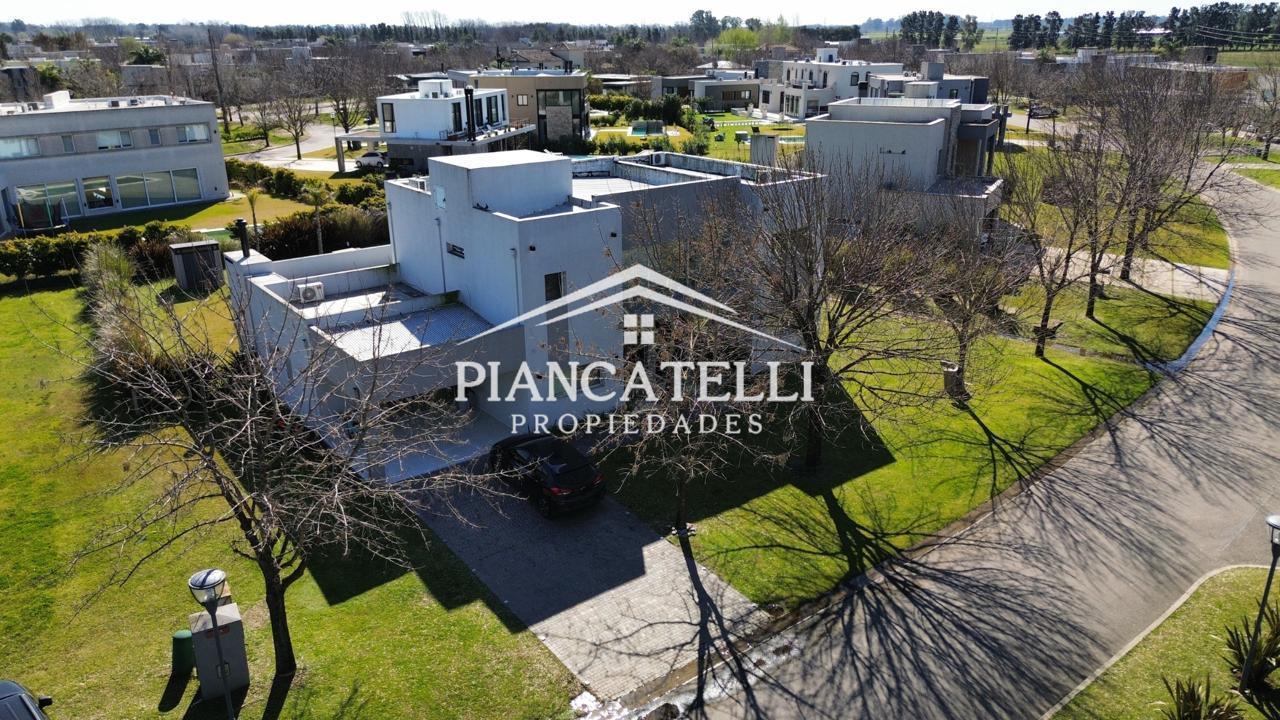 VENTA DE ELEGANTE PROPIEDAD DE 5 AMBIENTES EN COUNTRY TERRAVISTA