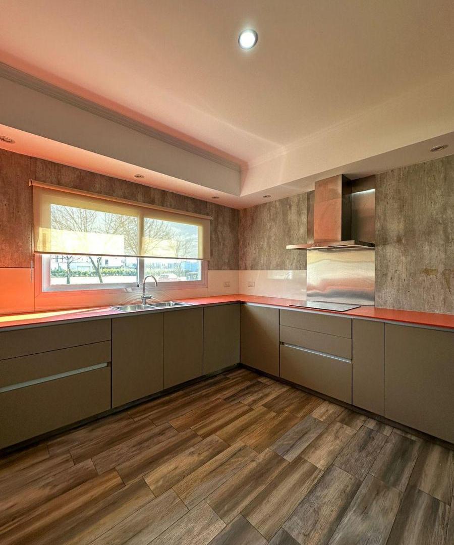 Foto de Casa en Alquiler o Venta de 4 ambientes en Terravista, imagen 2