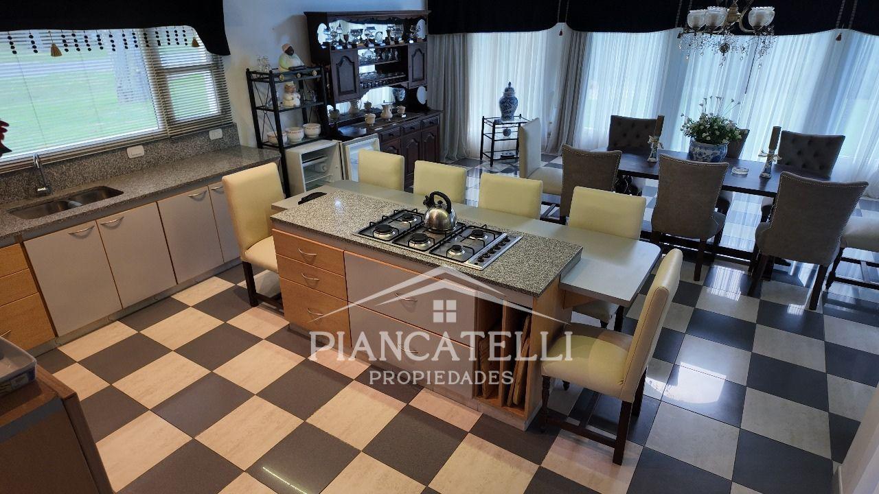 Foto de Casa en venta con 6 ambientes en Country San Diego, imagen 2
