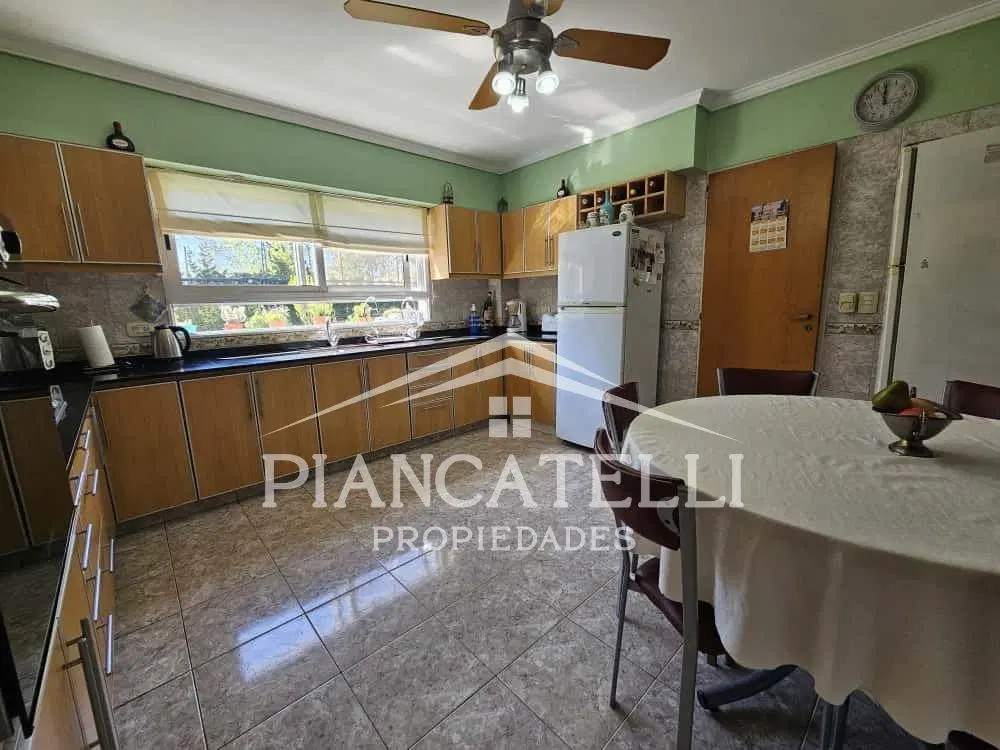 Casa en Venta con 4 ambientes en Barrio Cerrado Haras María Eugenia 5