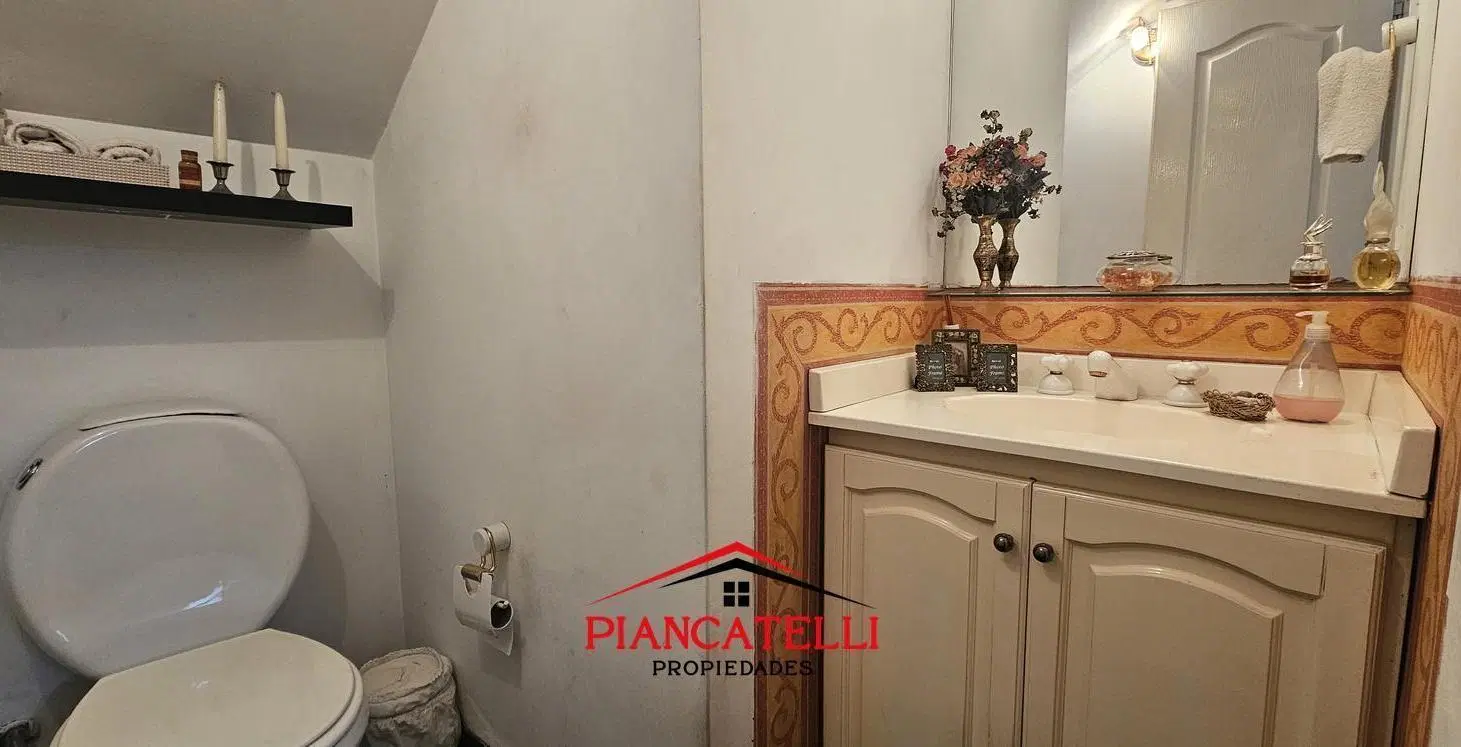Casa en Venta con 4 ambientes en Country Las Lajas 1