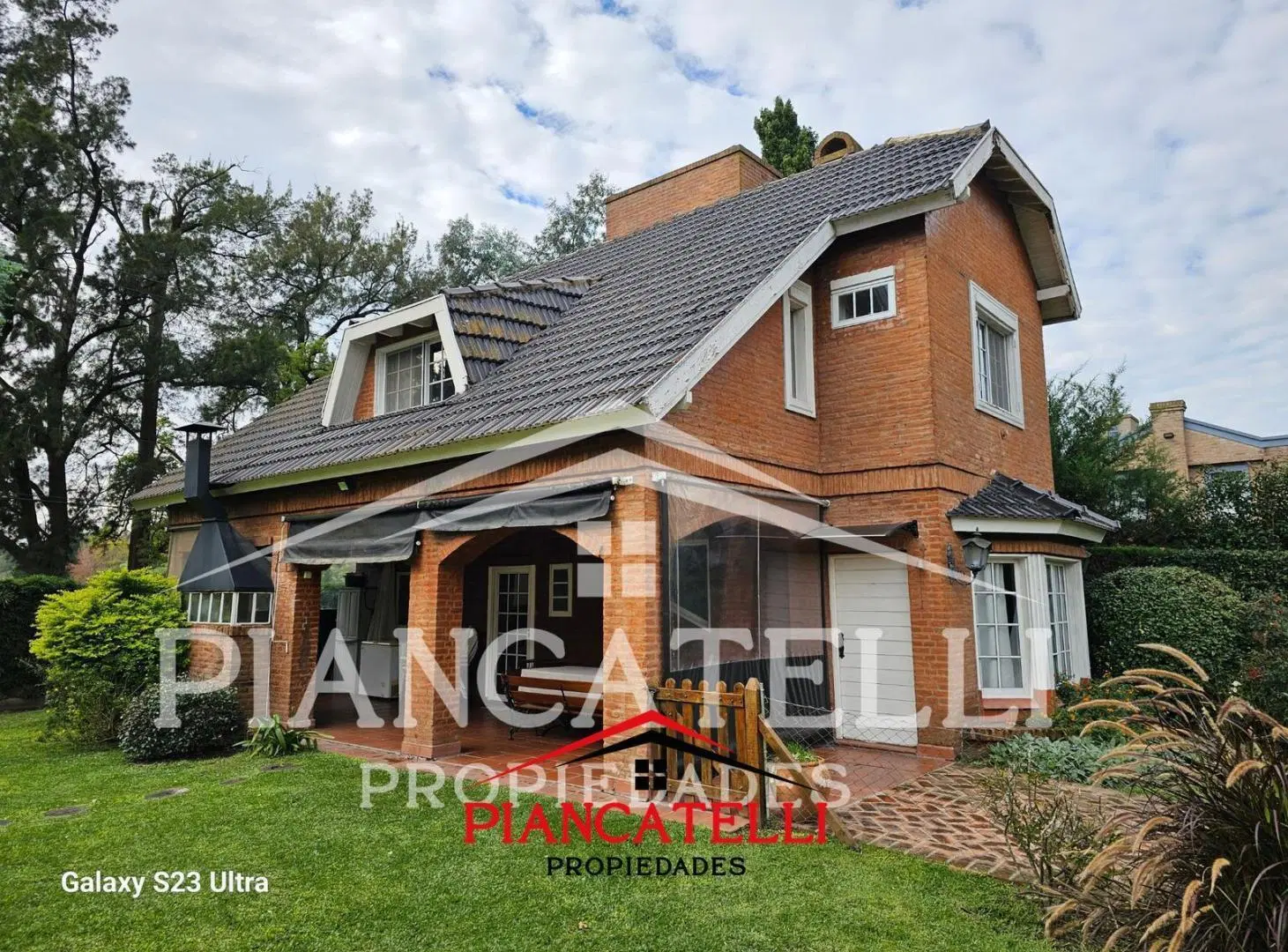 VENTA DE CASA CON 6 AMBIENTES EN BANCO PROVINCIA 3