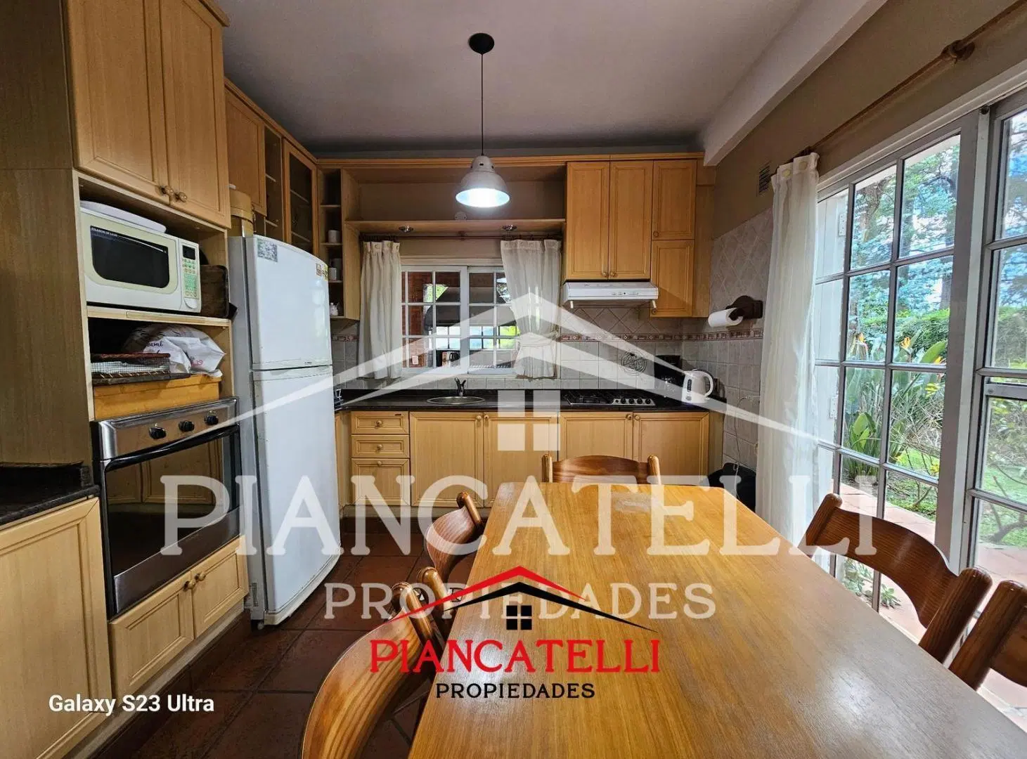 VENTA DE CASA CON 6 AMBIENTES EN BANCO PROVINCIA 2