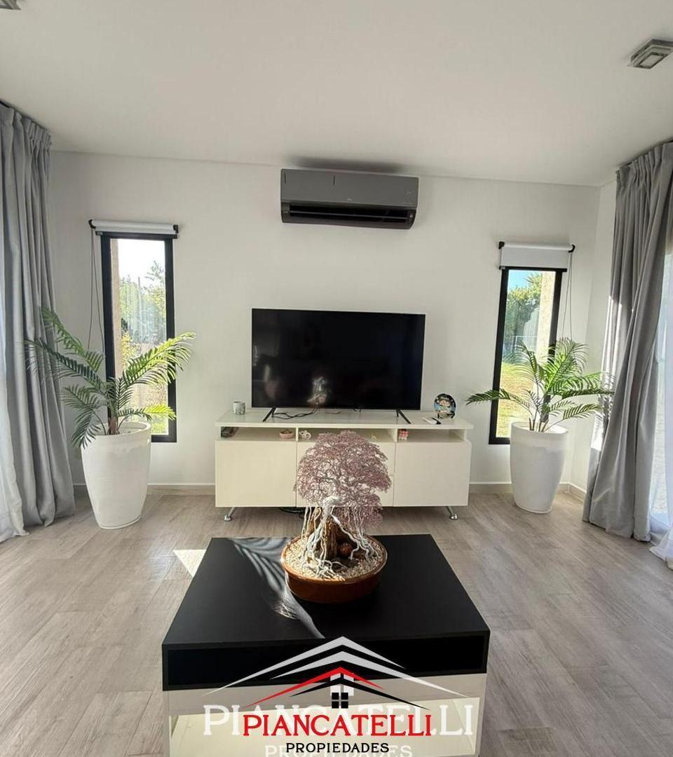 CASA EN VENTA EN SOLAR DE ALVAREZ