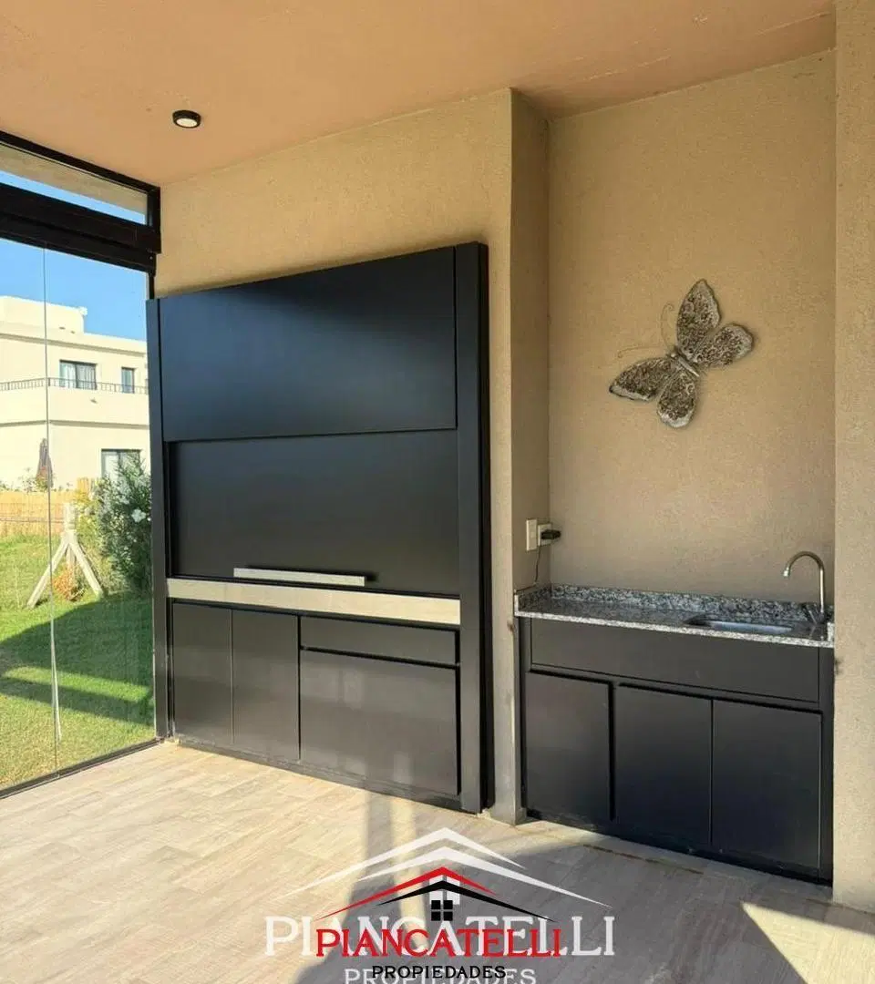 CASA EN VENTA EN SOLAR DE ALVAREZ 3