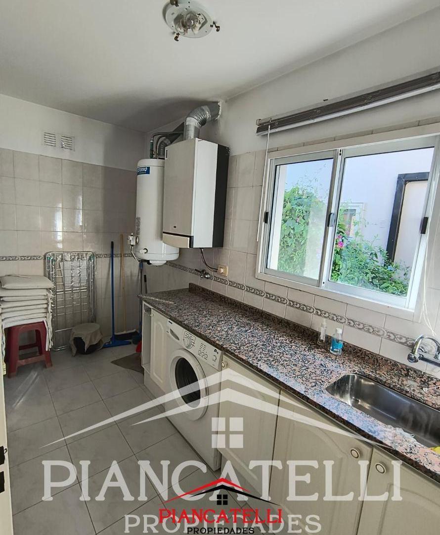 Foto de Casa en Venta o Alquiler, 4 ambientes, Banco Provincia, imagen 1