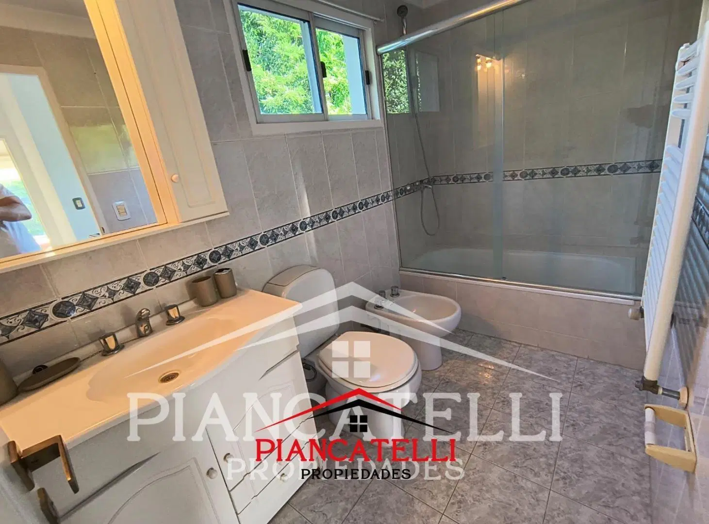 Casa en Venta o Alquiler, 4 ambientes, Banco Provincia 5