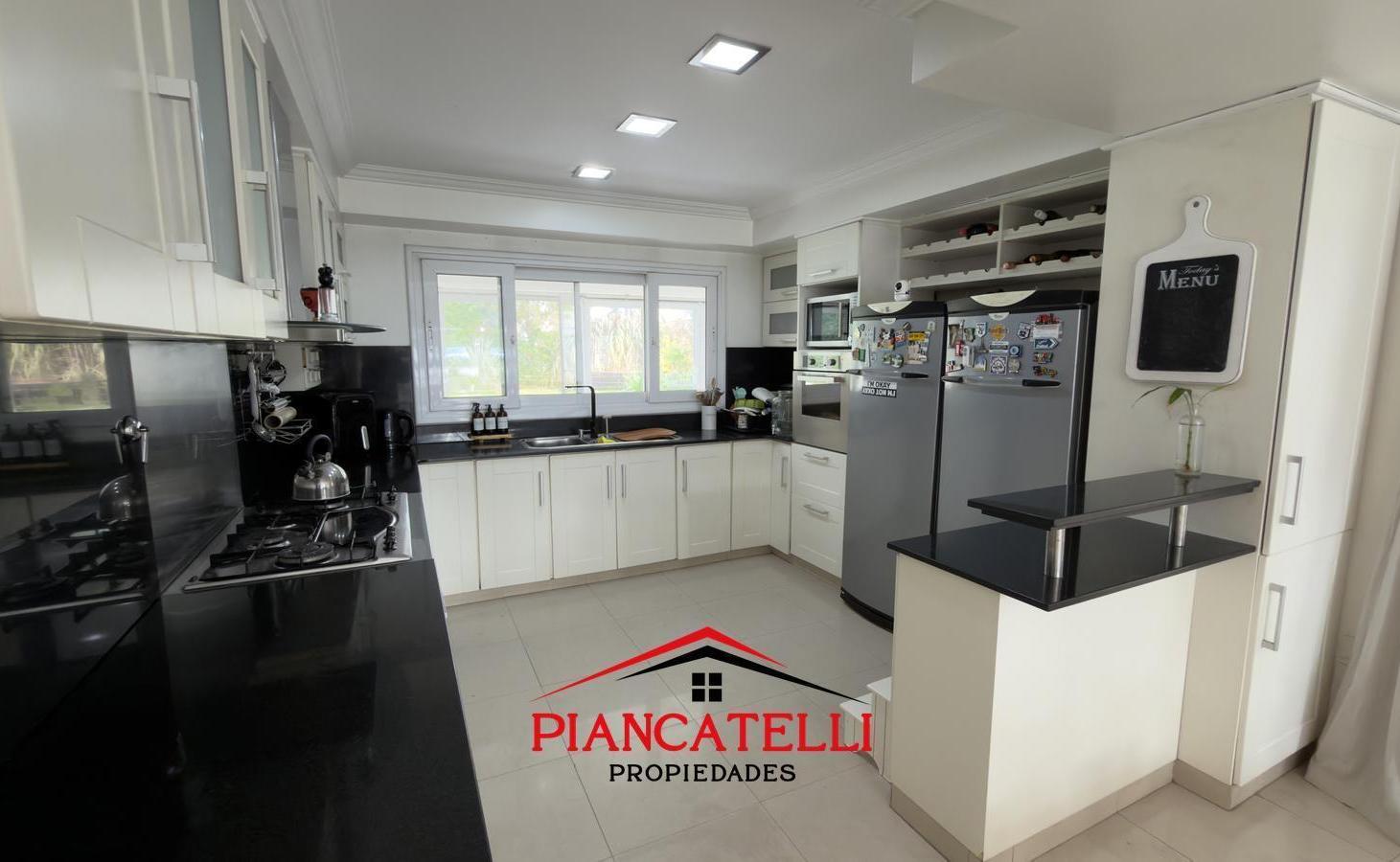 Foto de CASA EN VENTA ESTILO MEDITERRANEO EN CAMPOS DE ALVAREZ CON 4, imagen 3