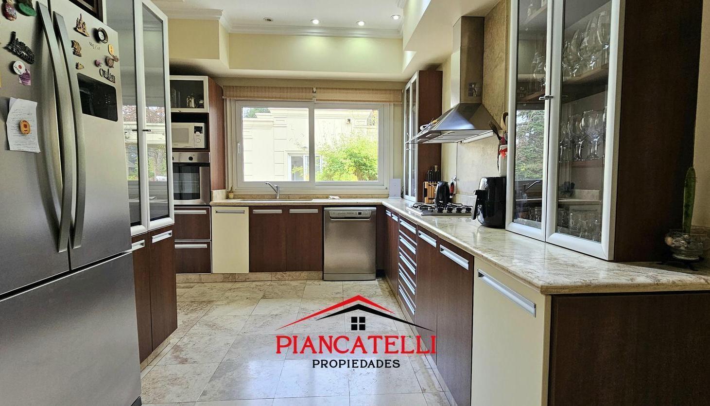 Foto de CASA EN VENTA EN SAN DIEGO, 7 AMBIENTES, imagen 3