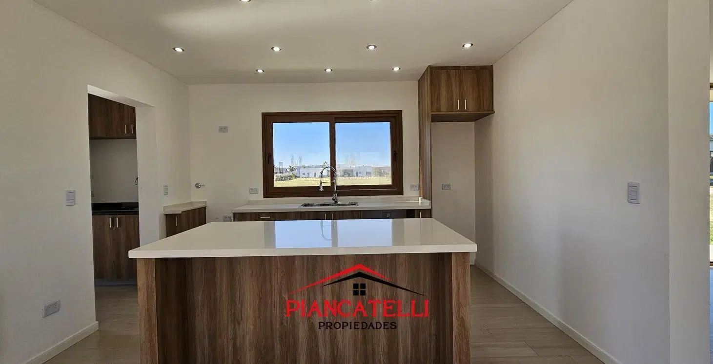 CASA EN VENTA EN SAN ROQUE, COMARCAS DE LUJAN A ESTRENAR 2