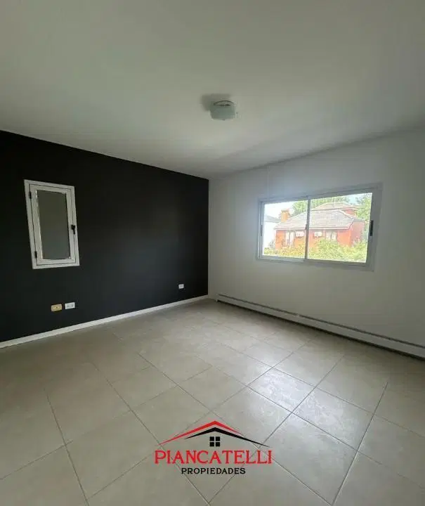 CASA EN VENTA EN COUNTRY BANCO PROVINCIA, 5 AMBIENTES CON PILETA 2