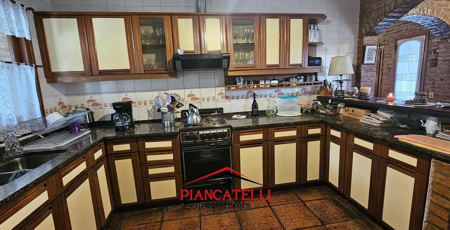 CASA EN VENTA EN SAN DIEGO, 4 HABITACIONES 8